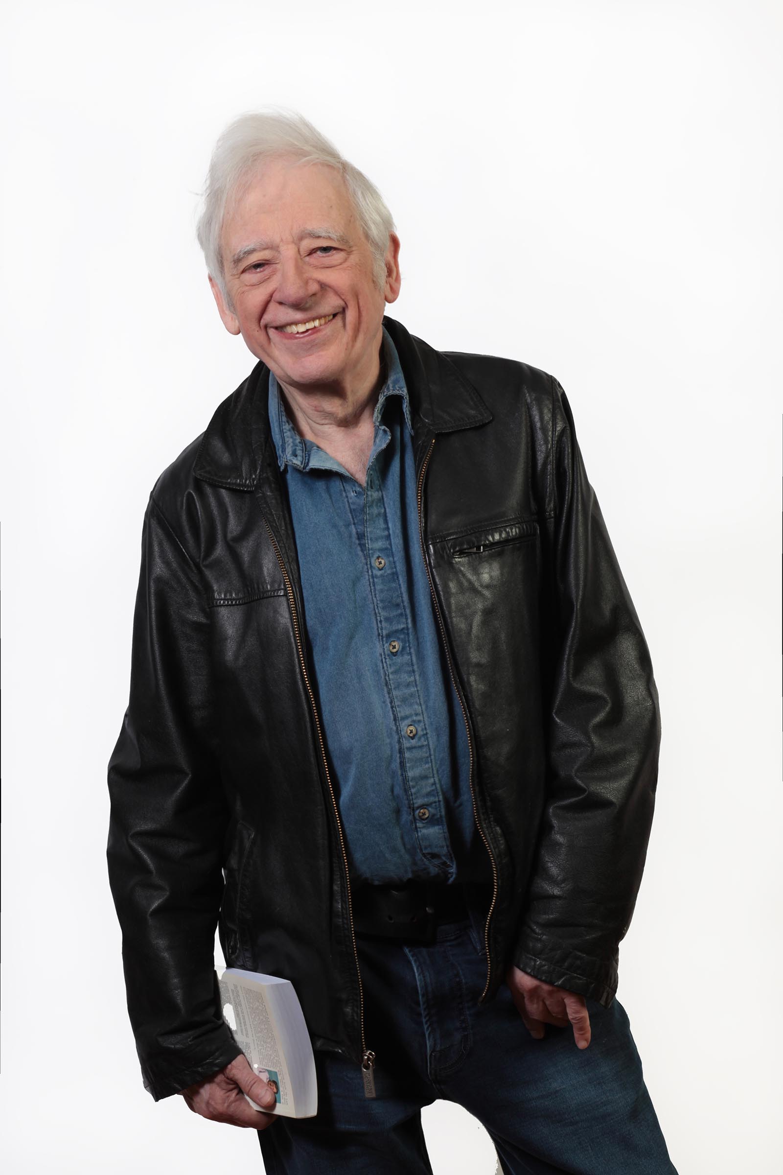 Austin Pendleton, NYC Actor, Austin Campbell Pendleton (born March 27, 1940) is an American actor, playwright, theater director, and instructor. He is known as a proliflic character actor on the stage and screen who has appeared in films including Catch 22 (1970), What